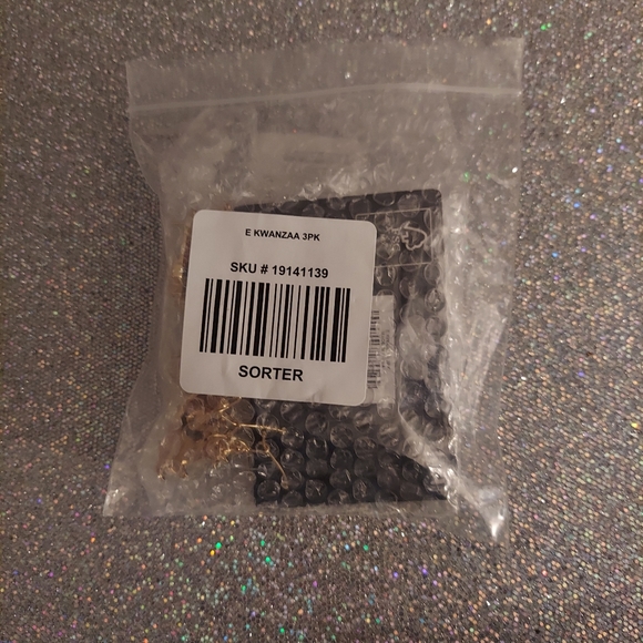 Torrid Kwanzaa Earring Set - Picture 6 of 8